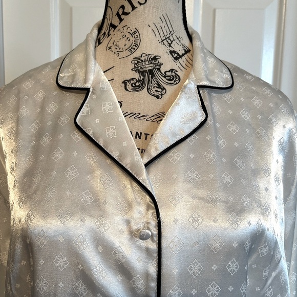 ✨🎄✨LA VIE EN ROSE Luxury Pyjamas Size M  NWOT - Picture 4 of 9